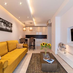Platinum Towers E-Apartments